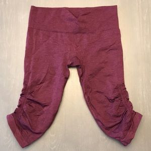Lululemon ebb and flow crop